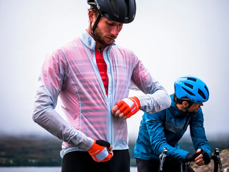 Endura Pro SL Road Helmet in Black-2