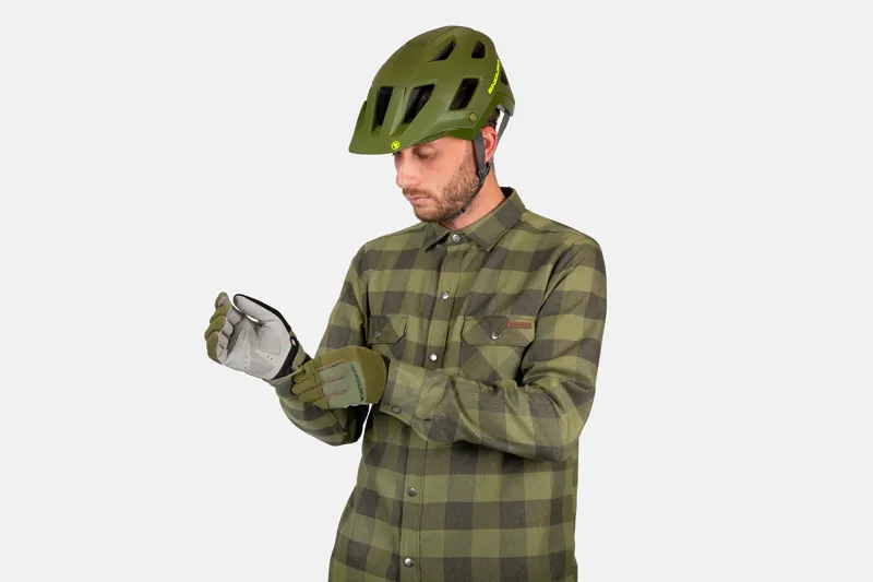 Endura Hummvee Flannel Shirt in Bottle Green-4
