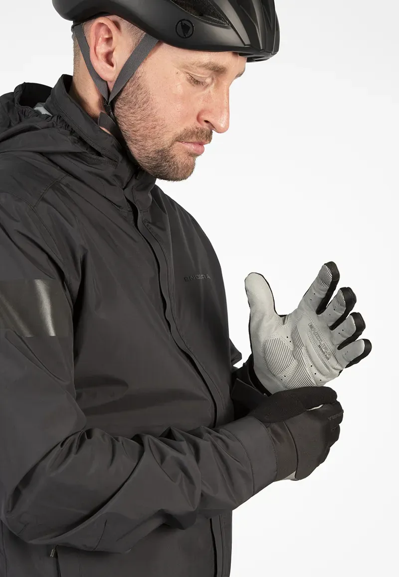 Endura Windchill Cycling Glove in Black-1