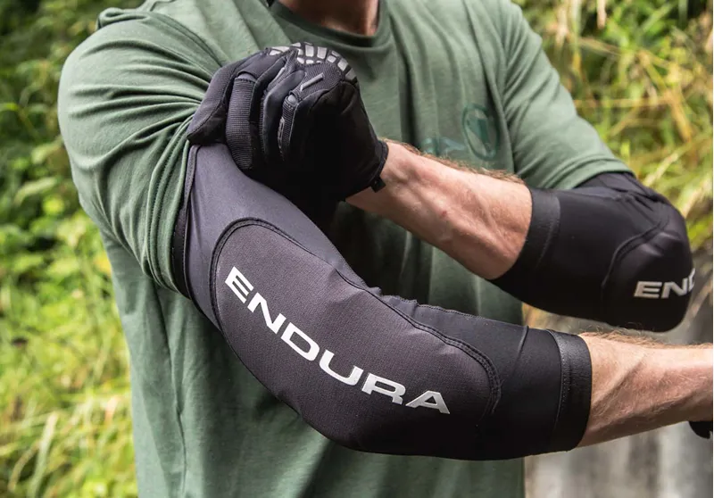 Endura SingleTrack Lite Elbow Protector II in Black-3