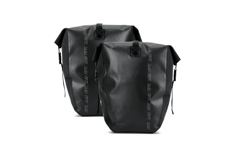 Cube RFR Tourer 10/2 Rear Carrier Bag in Black